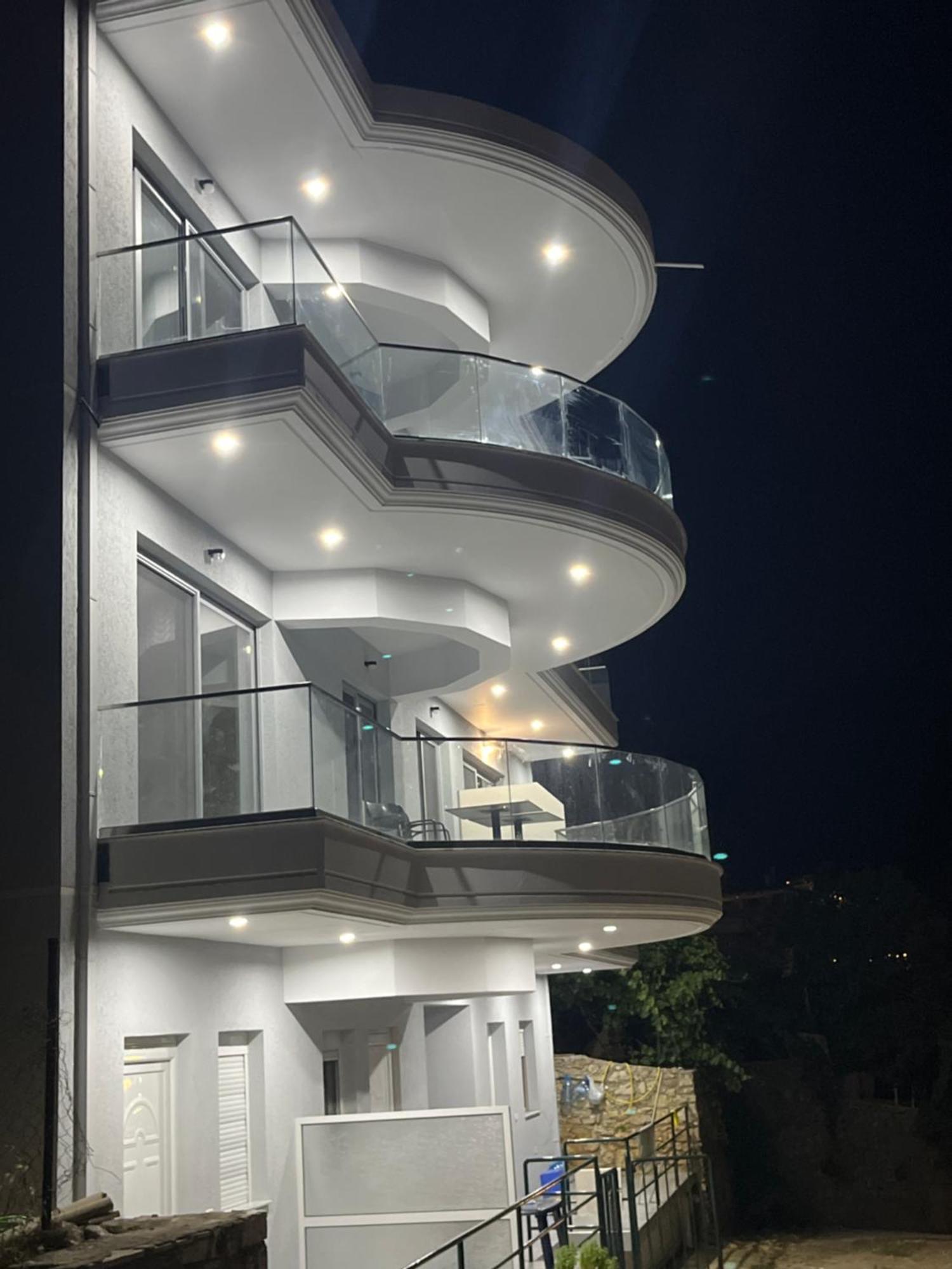Sun George Bed & Breakfast Himare Exterior photo